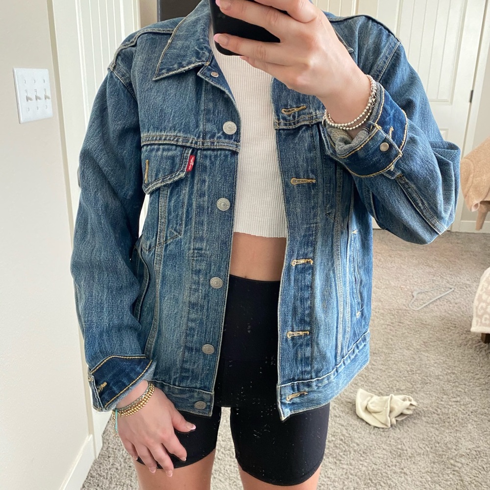 Levi Trucker Jacket